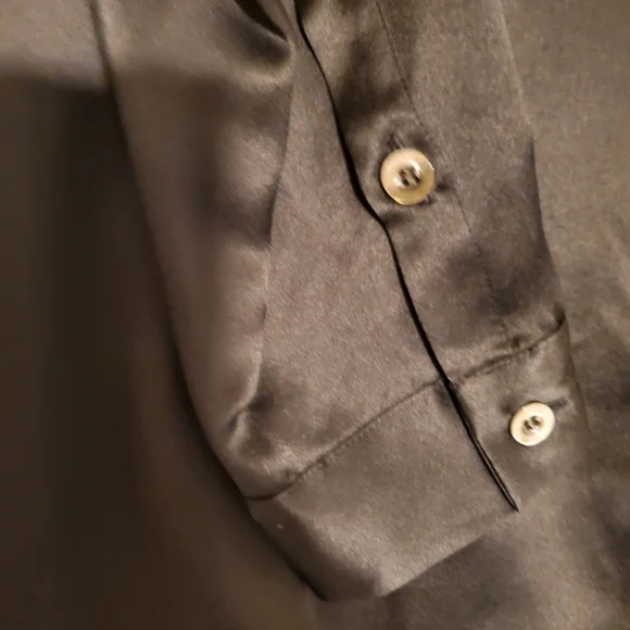 New Slipintosoft Button Down 100% Silk Black Blouse Size Medium Women NWOT - Picture 7 of 9